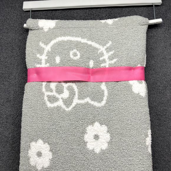 HELLO KITTY Blanket Gray & White Super Soft Throw Blanket 50" X 60" New - Picture 7 of 14